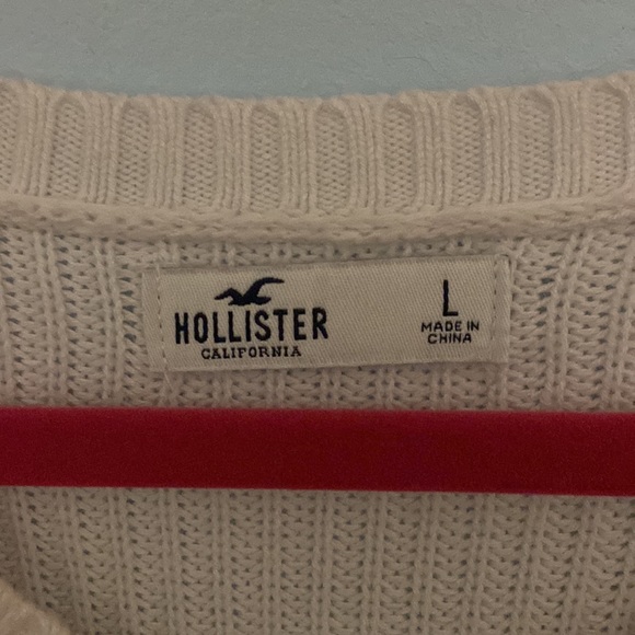 Hollister Sweater - Picture 3 of 3
